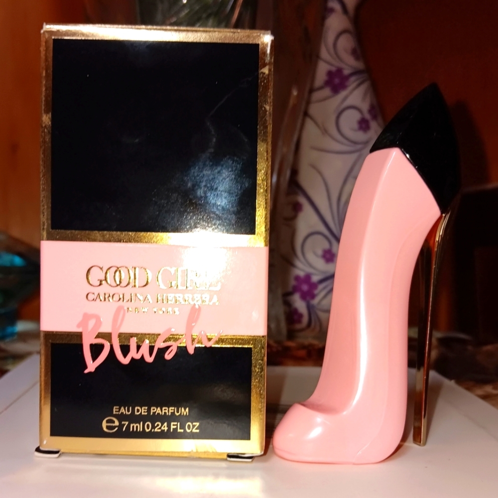 New Carolina Herrera Good Girl BLUSH eau de parfum .24 fl.oz. splash.